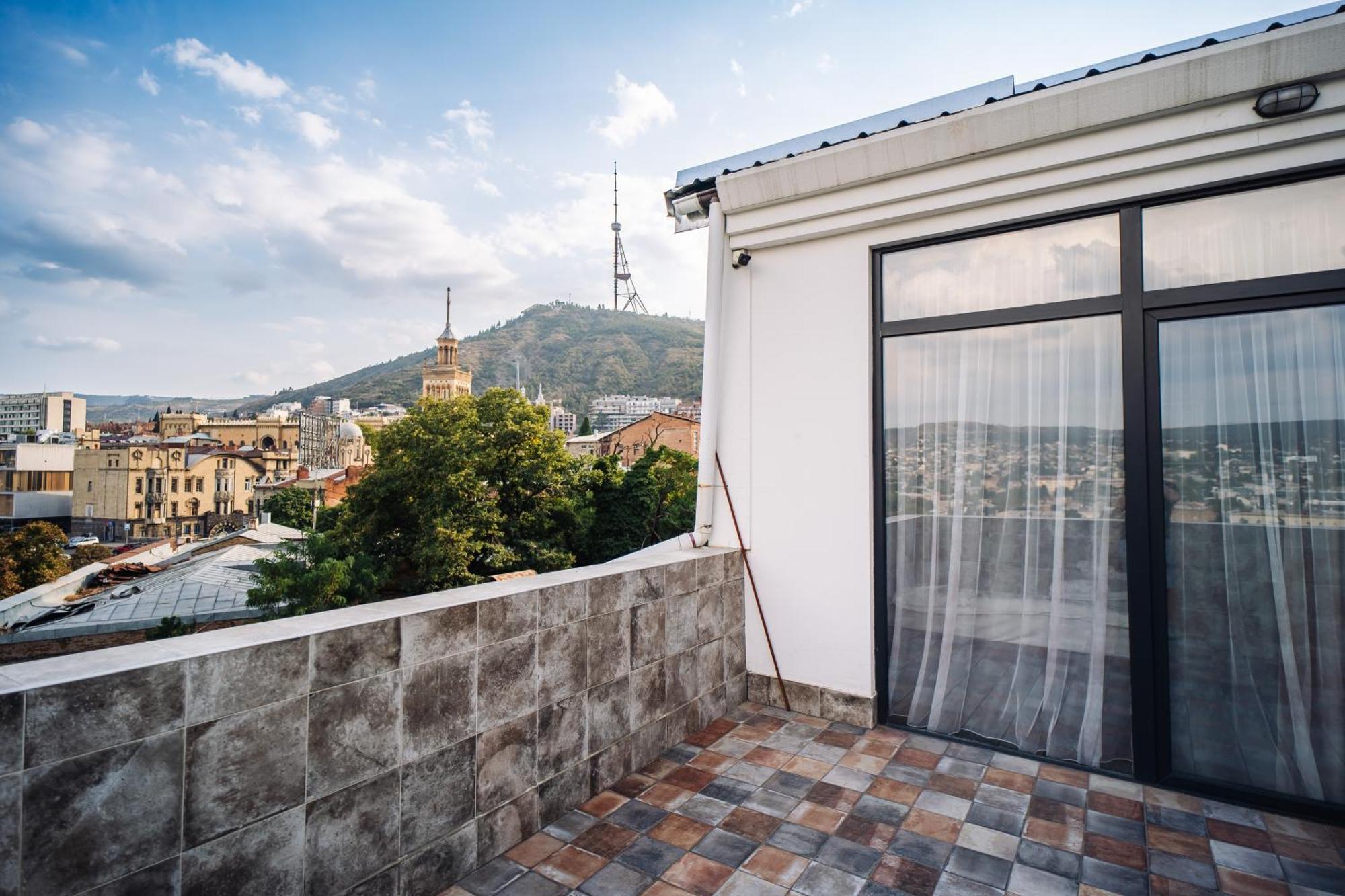 Hotel Day Inn Tbilisi Exterior photo
